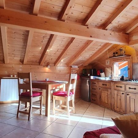 Bienvenue Dans Notre Chalet! Appartement Les Sitelles Le Grand-Bornand Luaran gambar